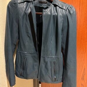 Elie Tahari Women’s Blue Leather Jacket XS Zip Front Fitted Genuine Leather